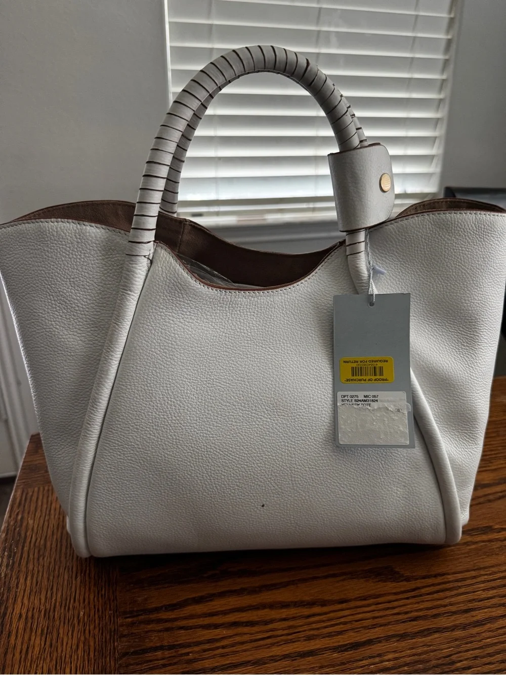 Women's White Leather Tote Handbag - Unbranded